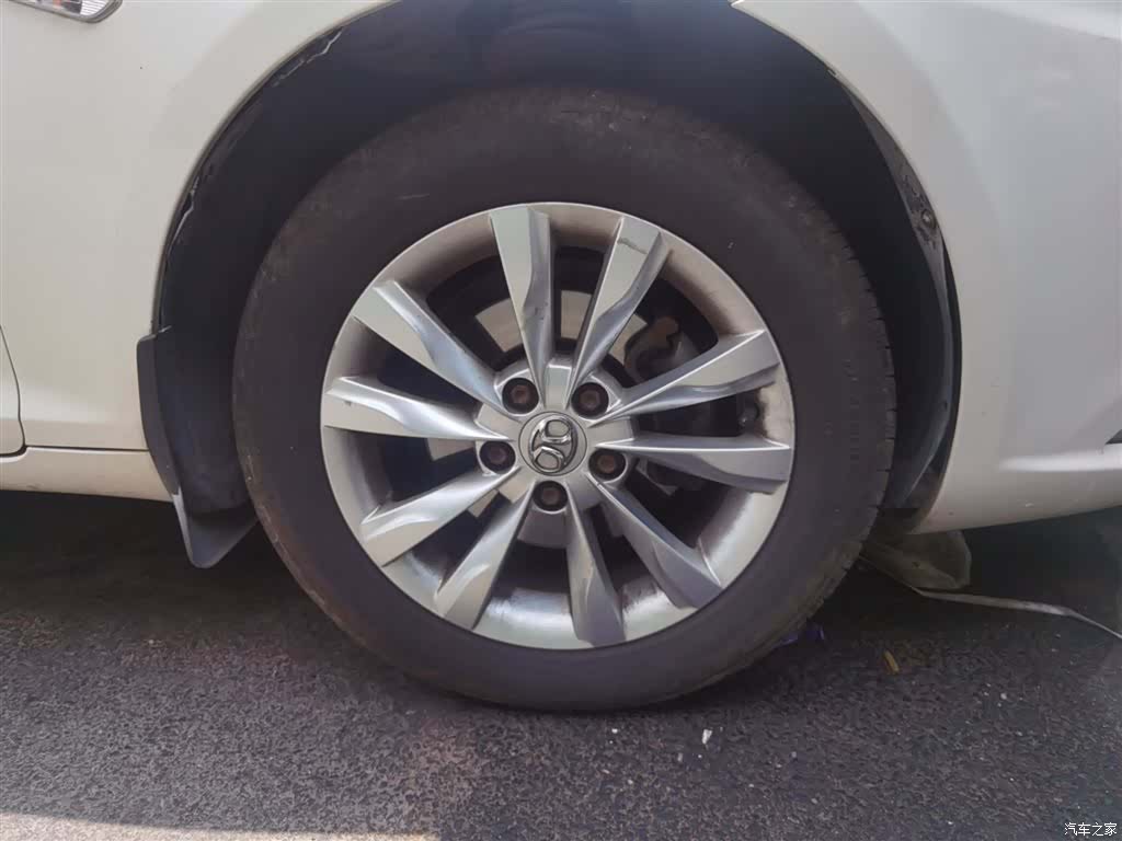 BAIC D50, 2015 8