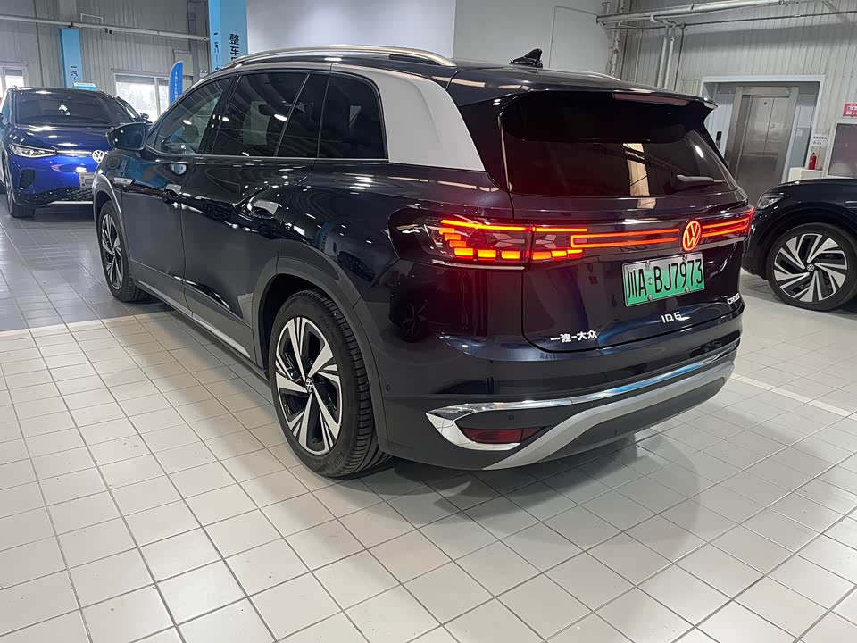 Volkswagen ID.6 CROZZ