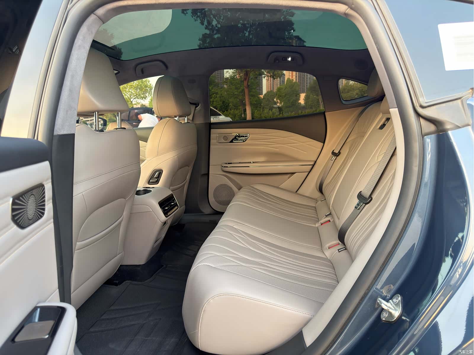 Geely 8, 2025 10