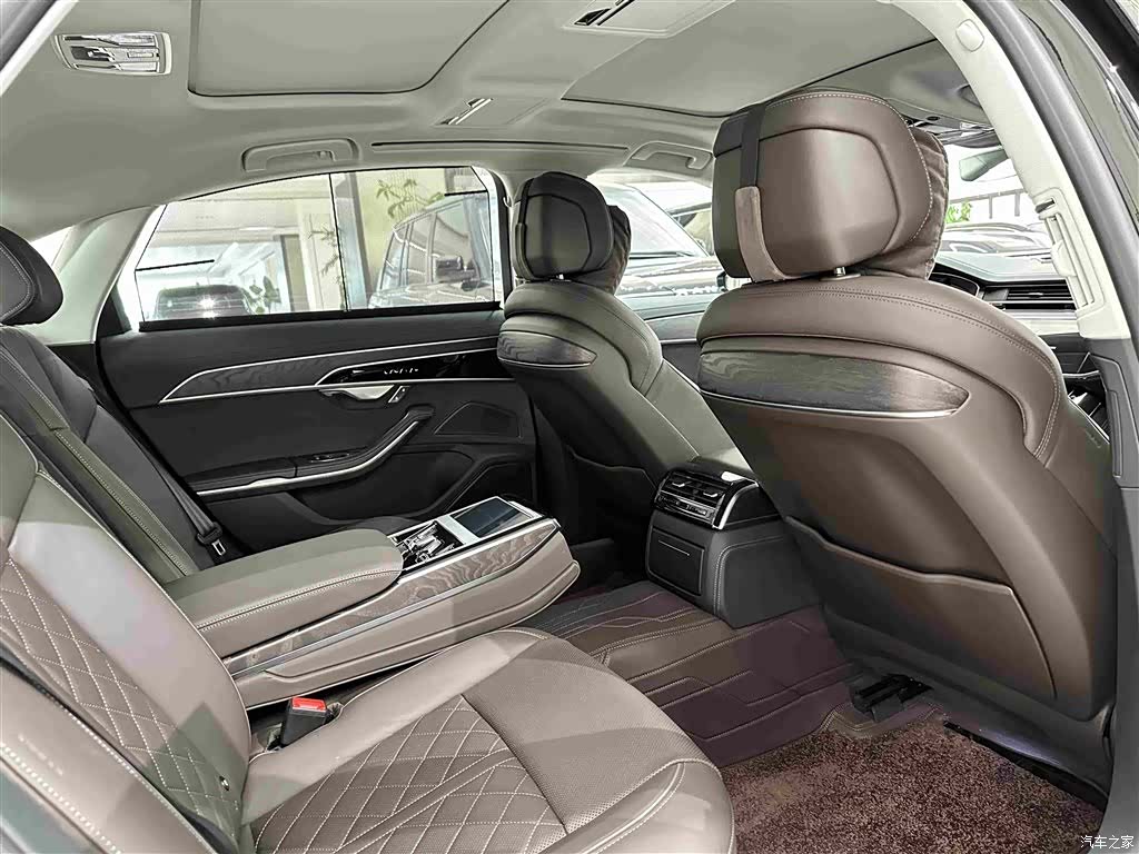 Audi A8L, 2025 29