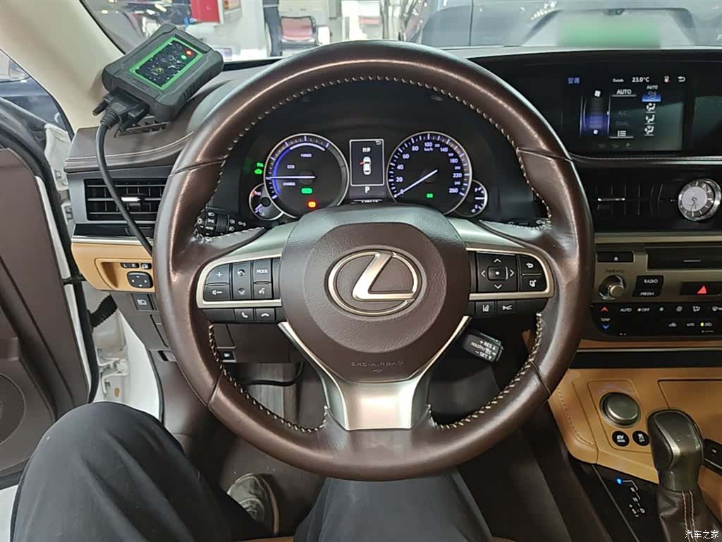 Lexus ES, 2018 11