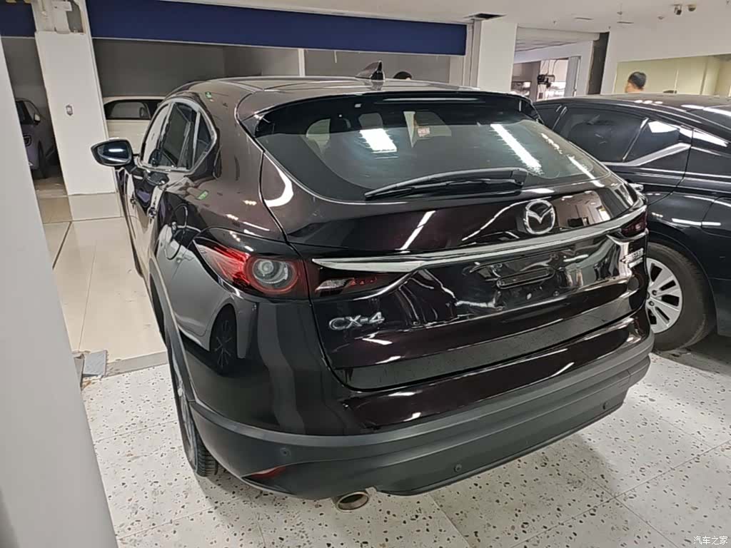 Mazda CX-4, 2021 все фото