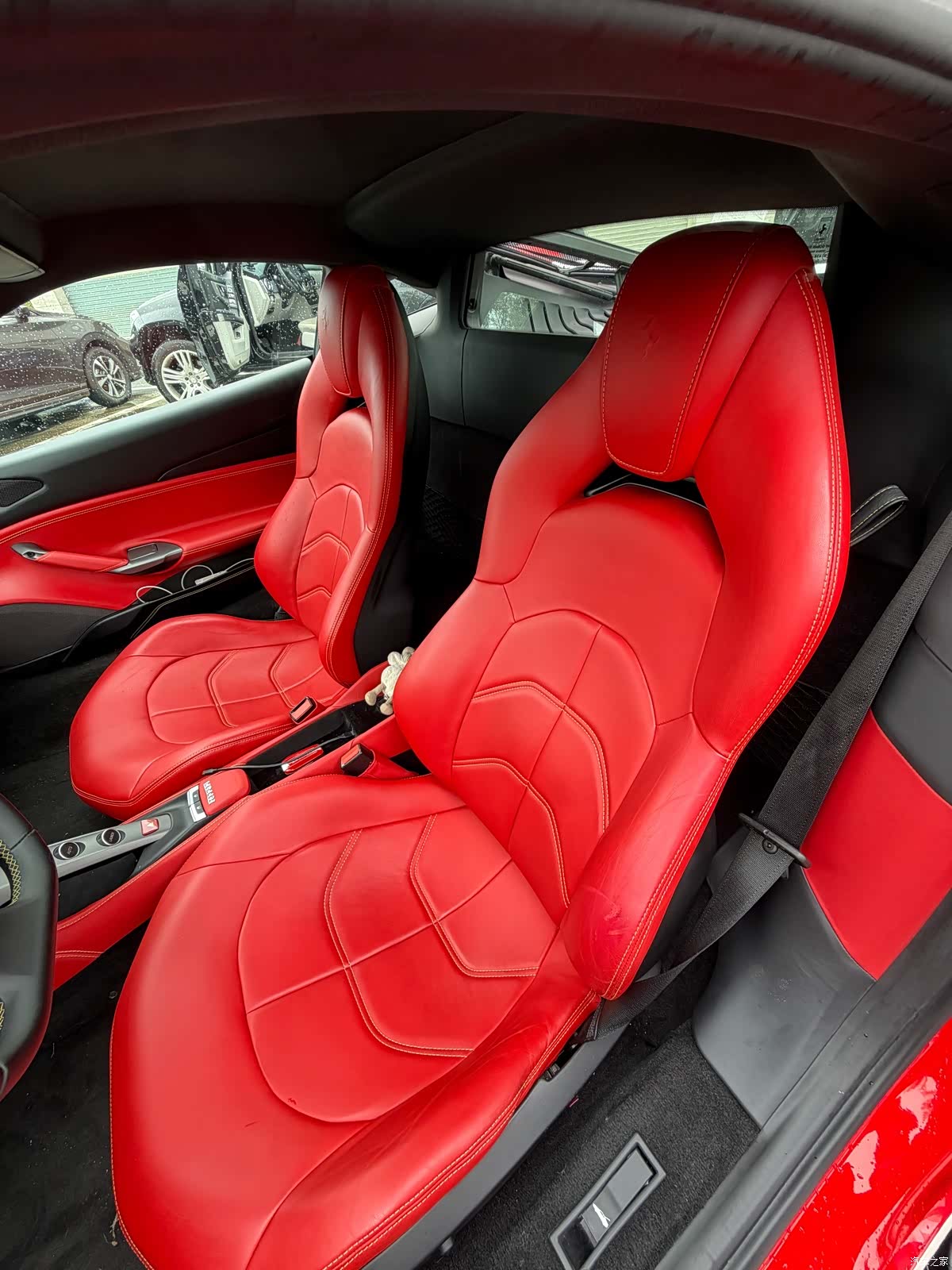 Ferrari 488, 2016 11