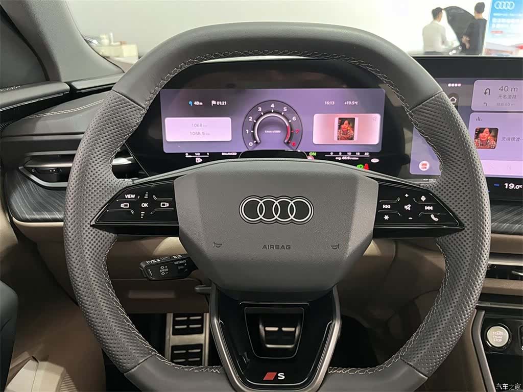 Audi Q5L, 2026 10