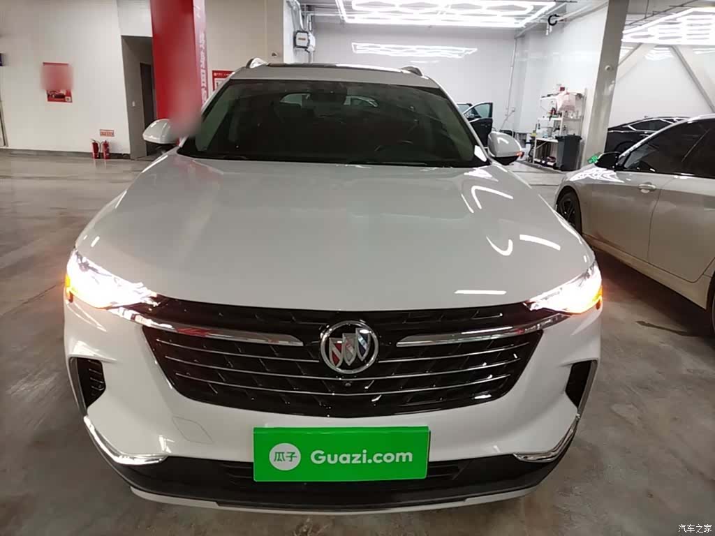 Buick Envision Plus, 2022 3