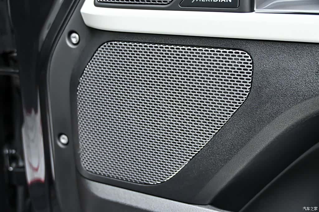 Land Rover Defender, 2024 29