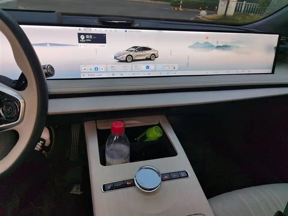 Geely Galaxy Galaxy E8