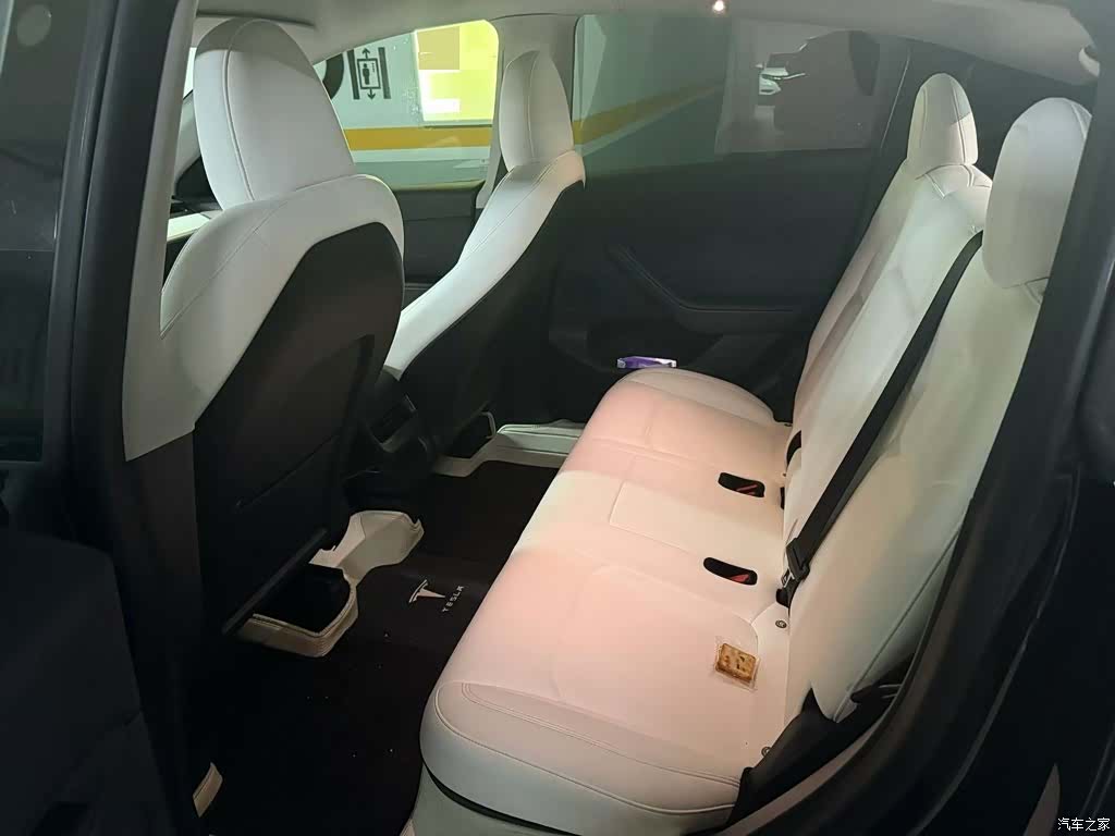 Tesla Model Y, 2022 все фото