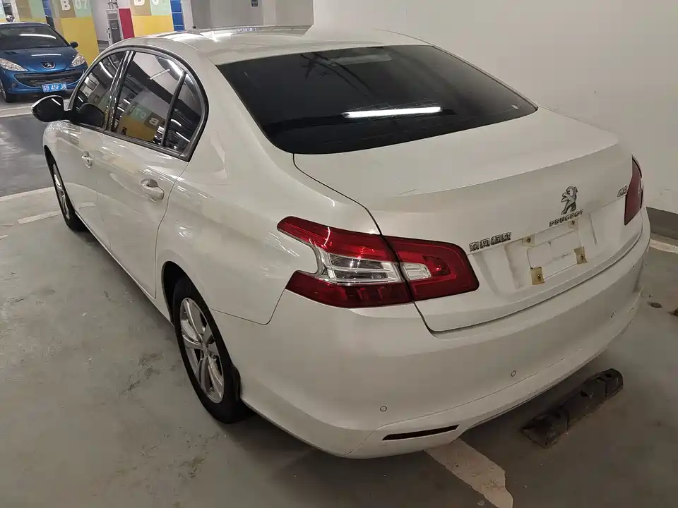 Peugeot 408