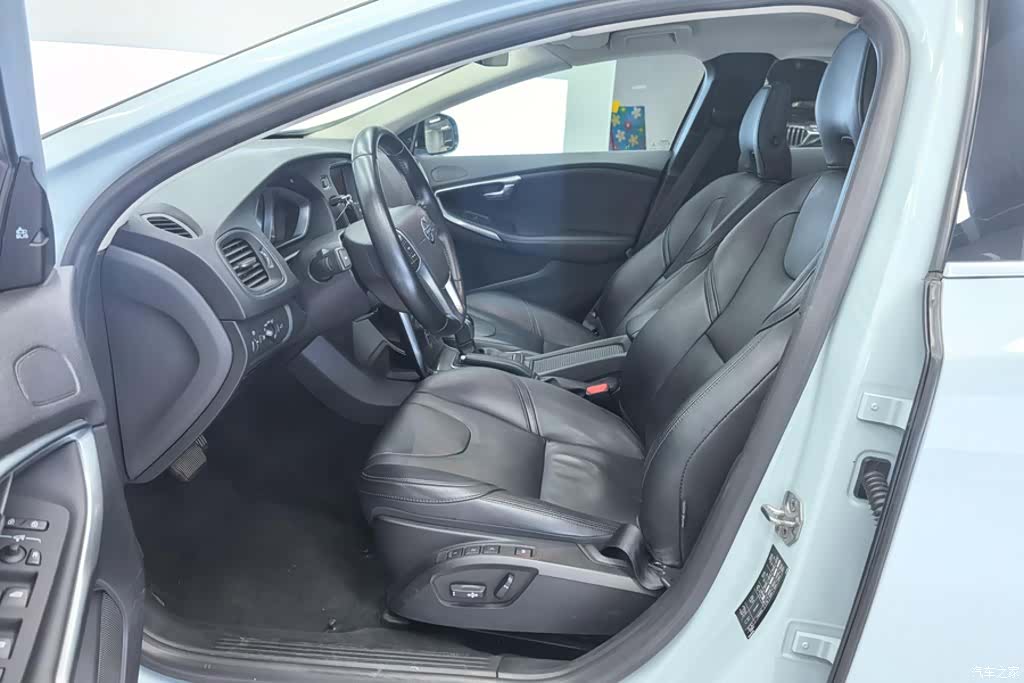 Volvo V40, 2014 9
