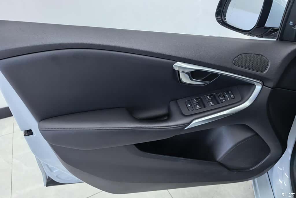 Volvo V40, 2014 7