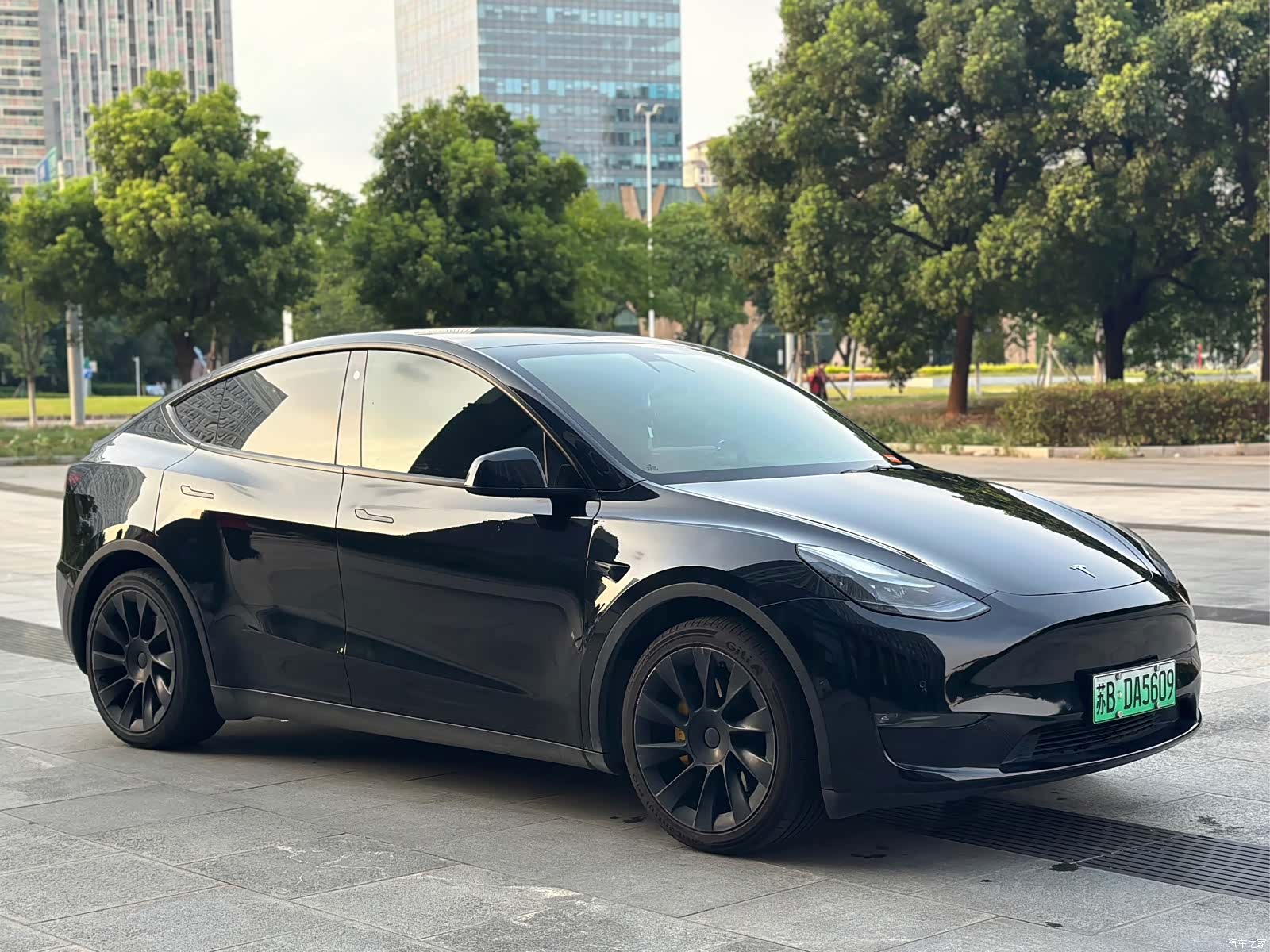Tesla Model Y, 2021 3