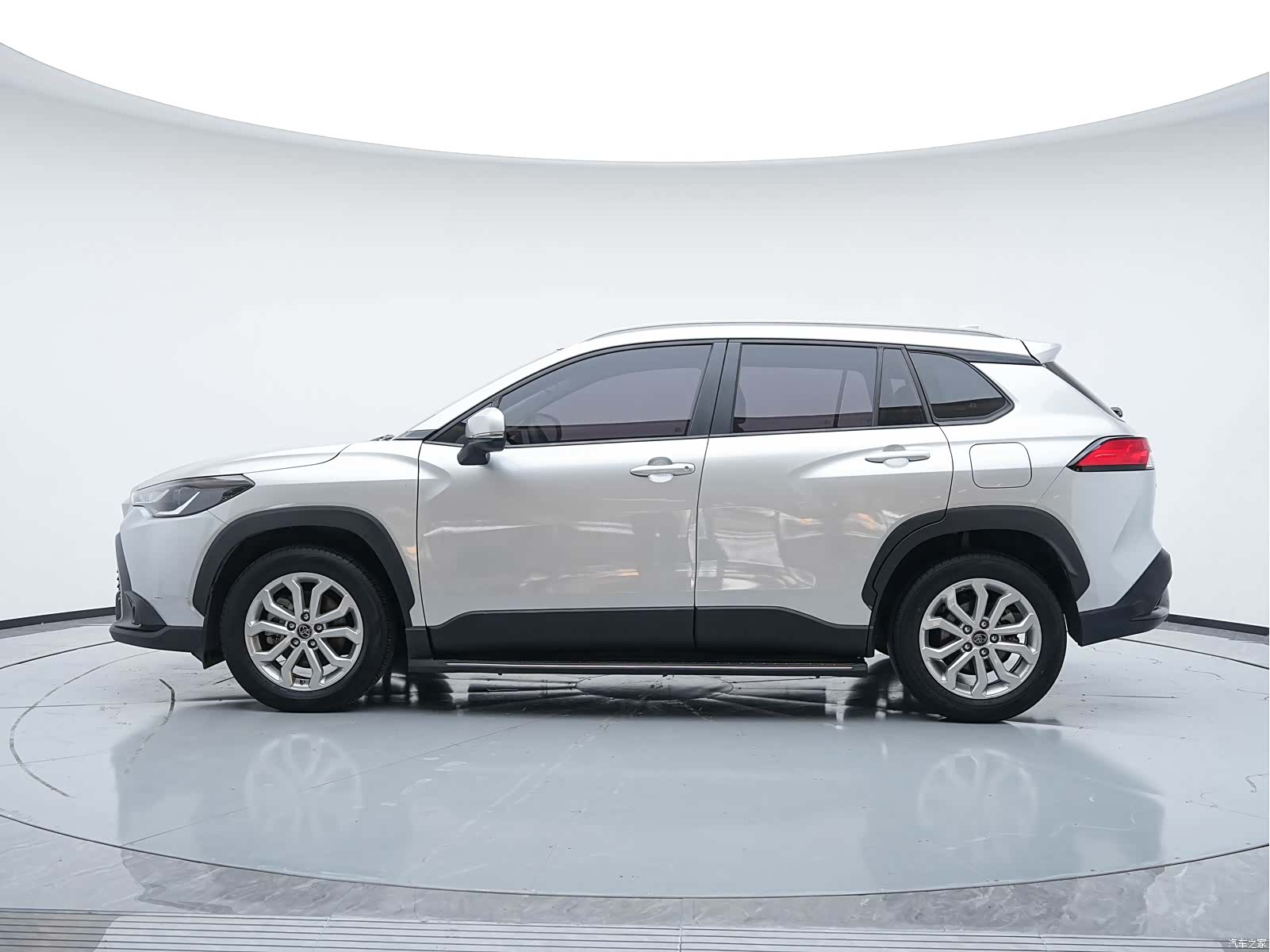 Toyota Frontlander, 2023 4