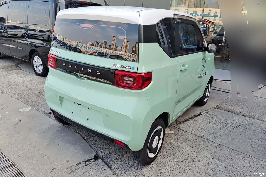 Wuling MINIEV, 2021 3