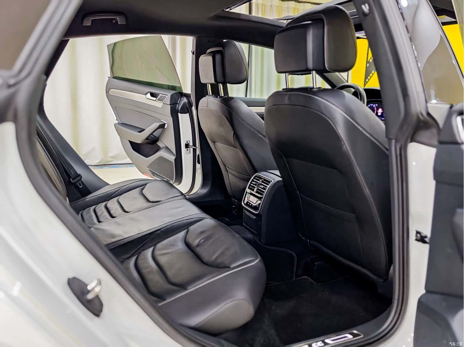 Volkswagen CC, 2020 19