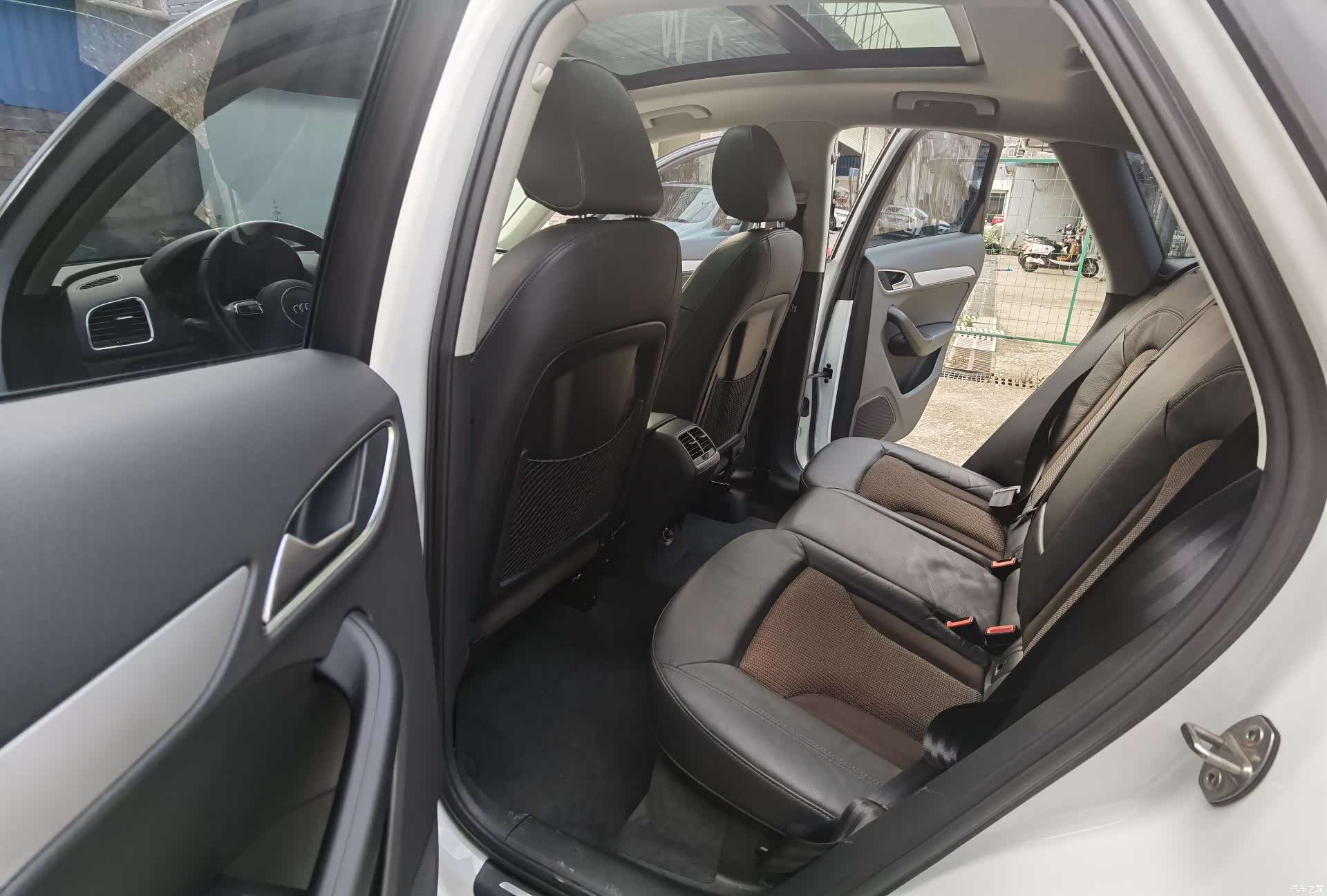 Audi Q3, 2018 11