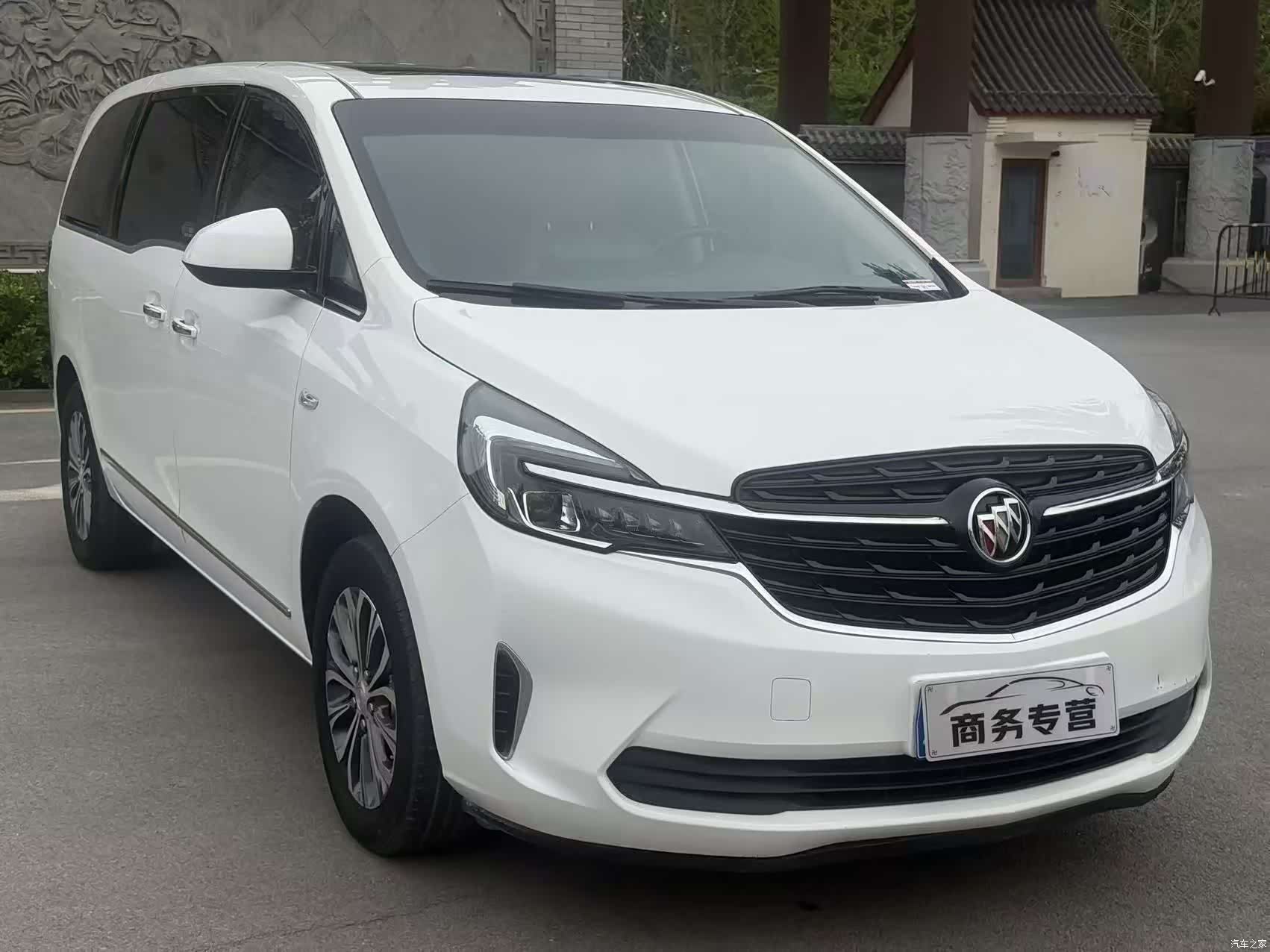 Buick GL8, 2022 3