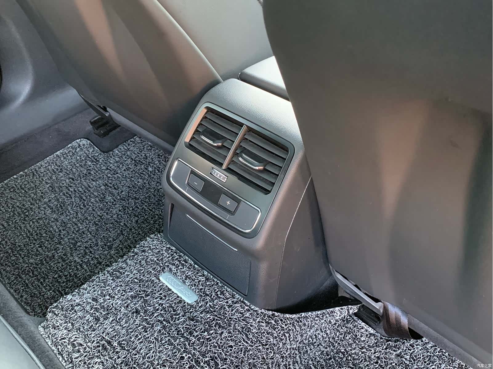 Audi A4L, 2020 30
