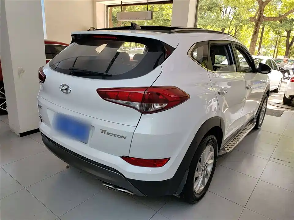 Hyundai Tucson