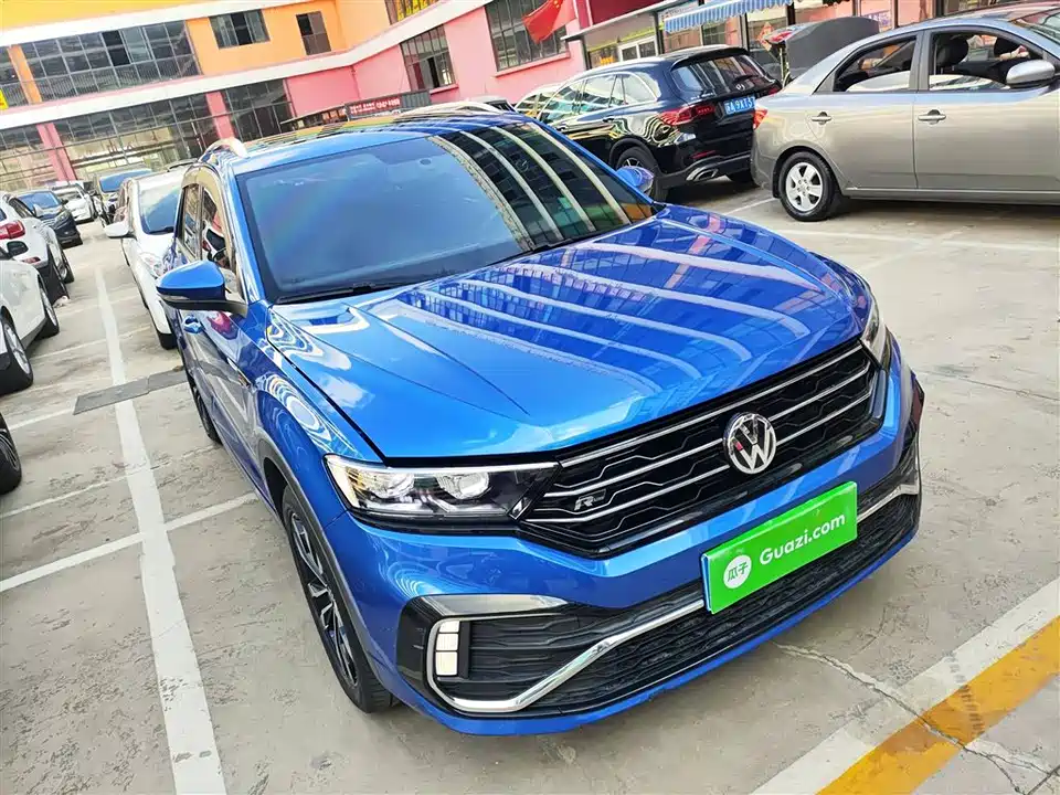 Volkswagen T-ROC exploring Songs