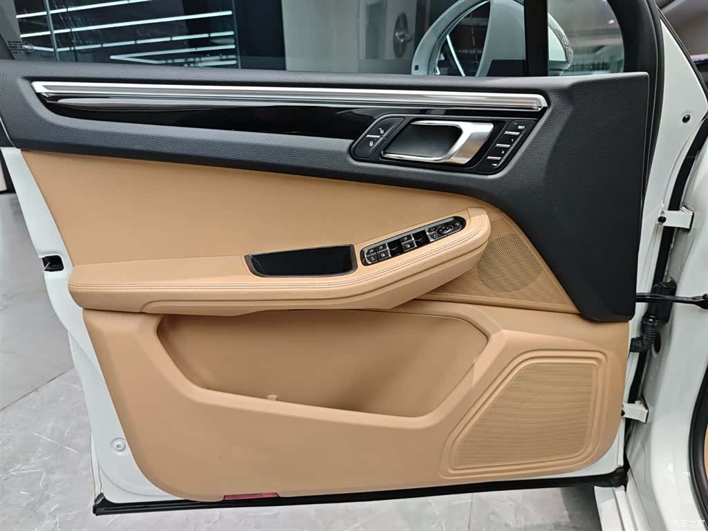 Porsche Macan, 2017 все фото