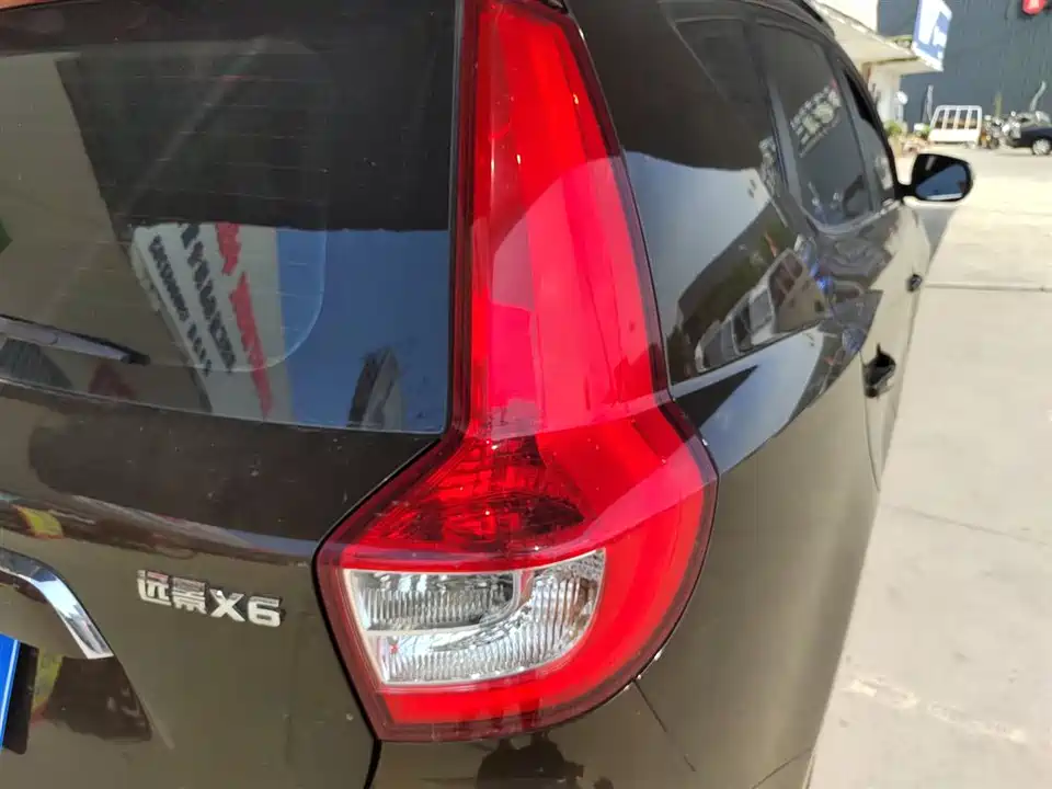 Geely Vision X6