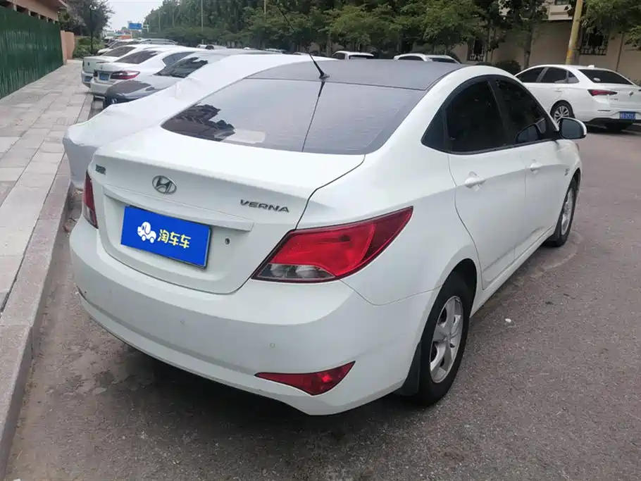 Hyundai Rena