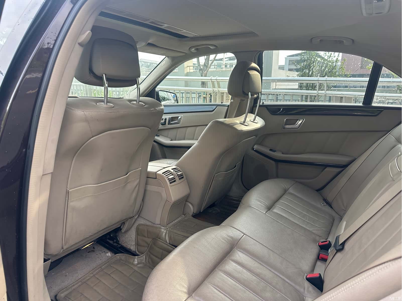 Mercedes-Benz E-Class, 2010 8