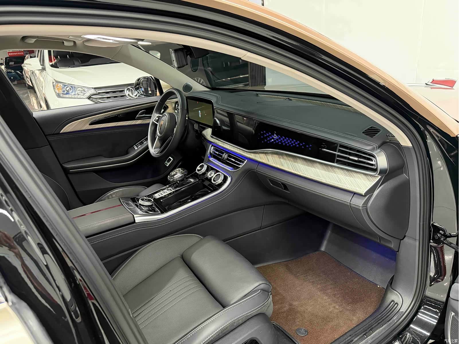 Hongqi H9, 2022 7