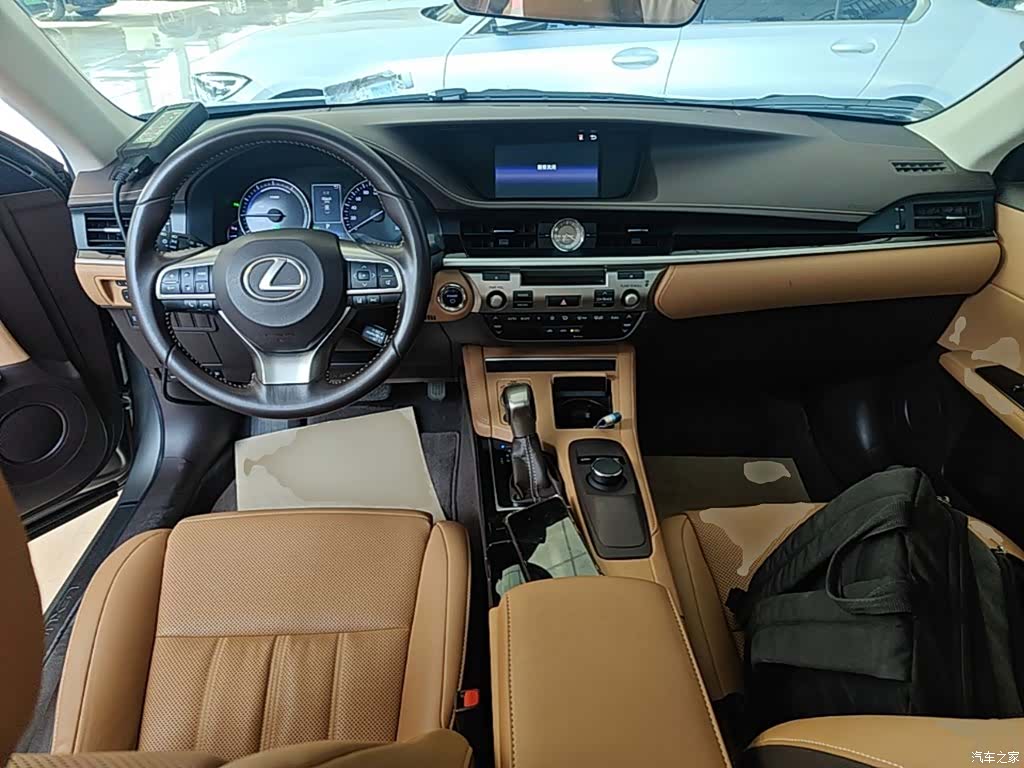Lexus ES, 2018 10