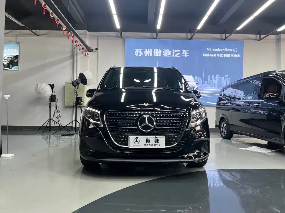 Mercedes-Benz V-class