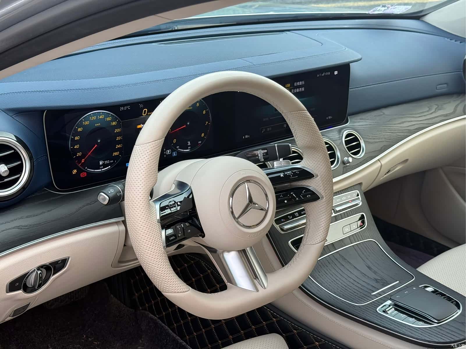 Mercedes-Benz E-Class, 2022 10