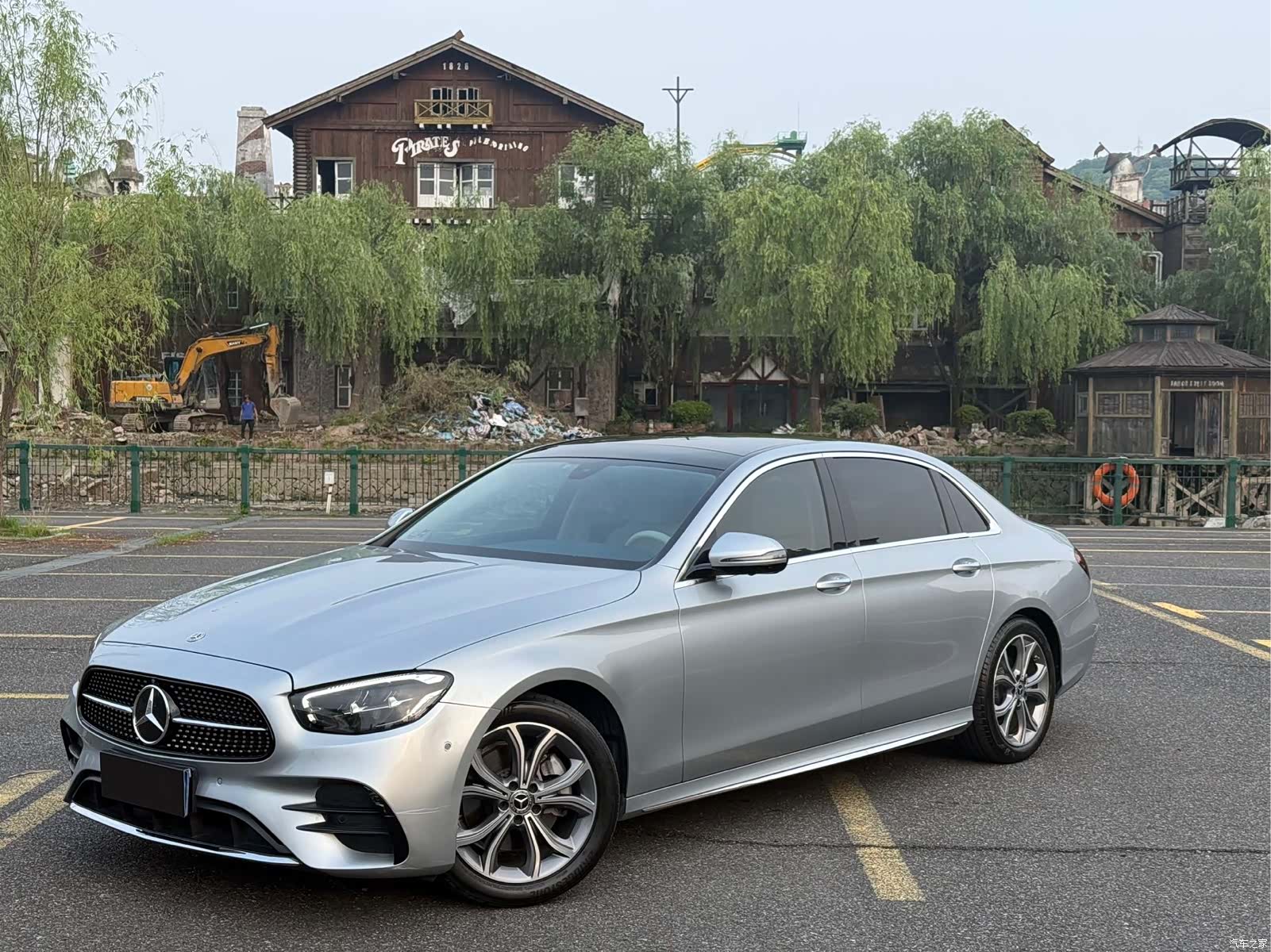 Mercedes-Benz E-Class, 2022 1