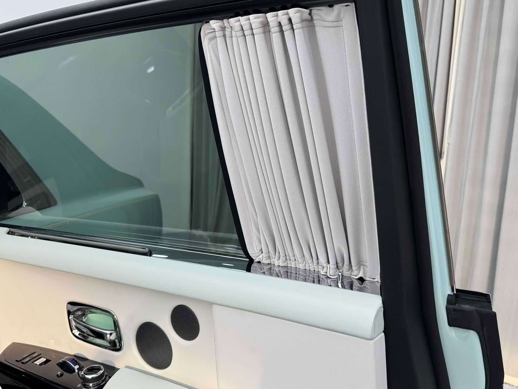 Rolls-Royce Phantom, 2024 15