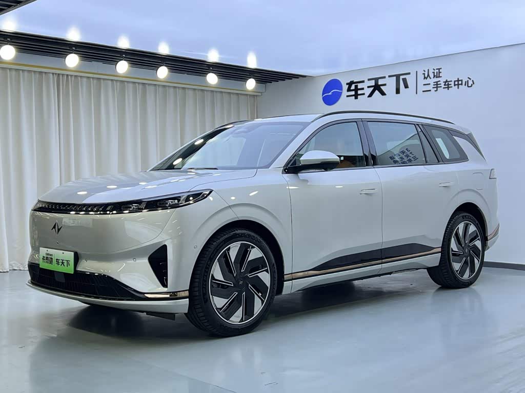 Dongfeng eπ008