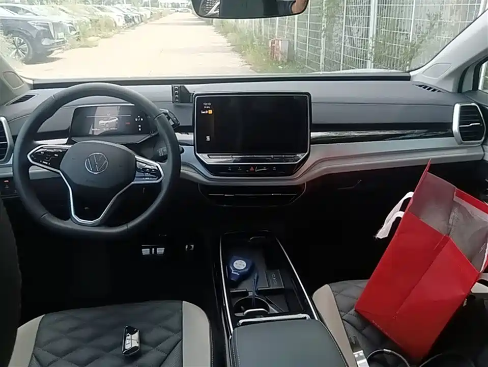 Volkswagen ID.6 CROZZ