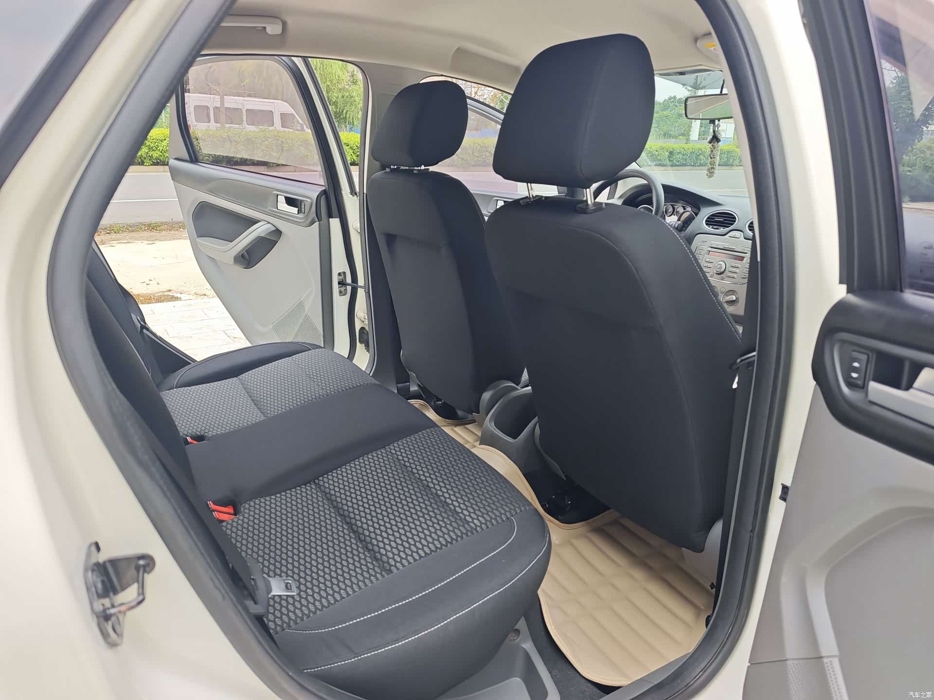Ford Focus, 2015 13