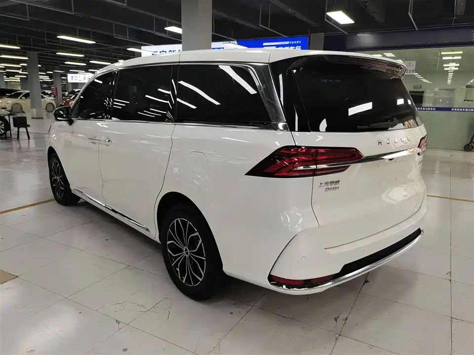 Roewe iMAX8