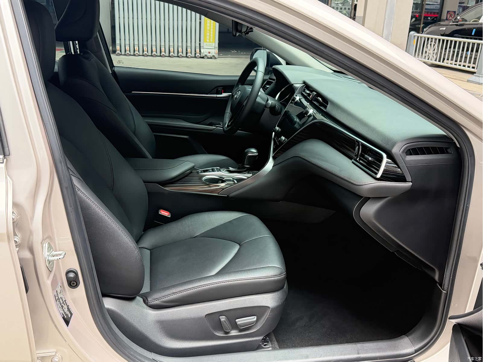 Toyota Camry, 2021 15