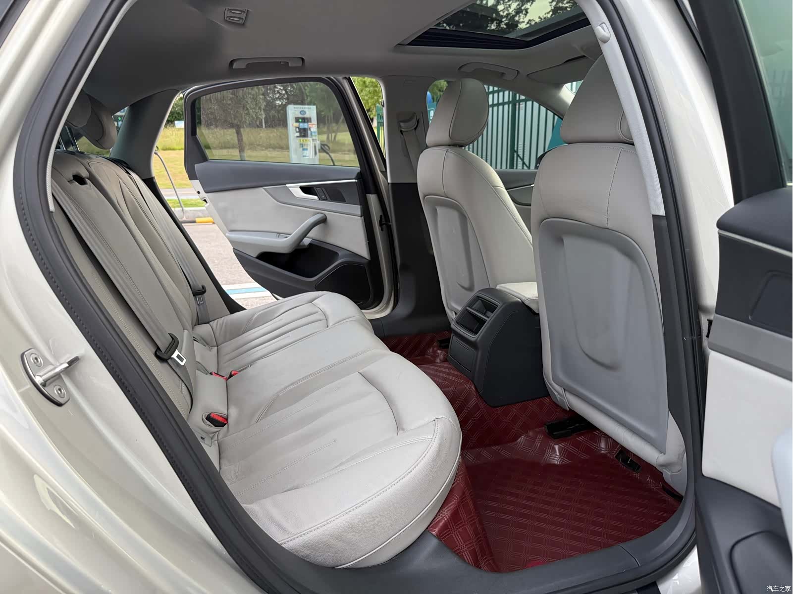 Audi A4L, 2016 12