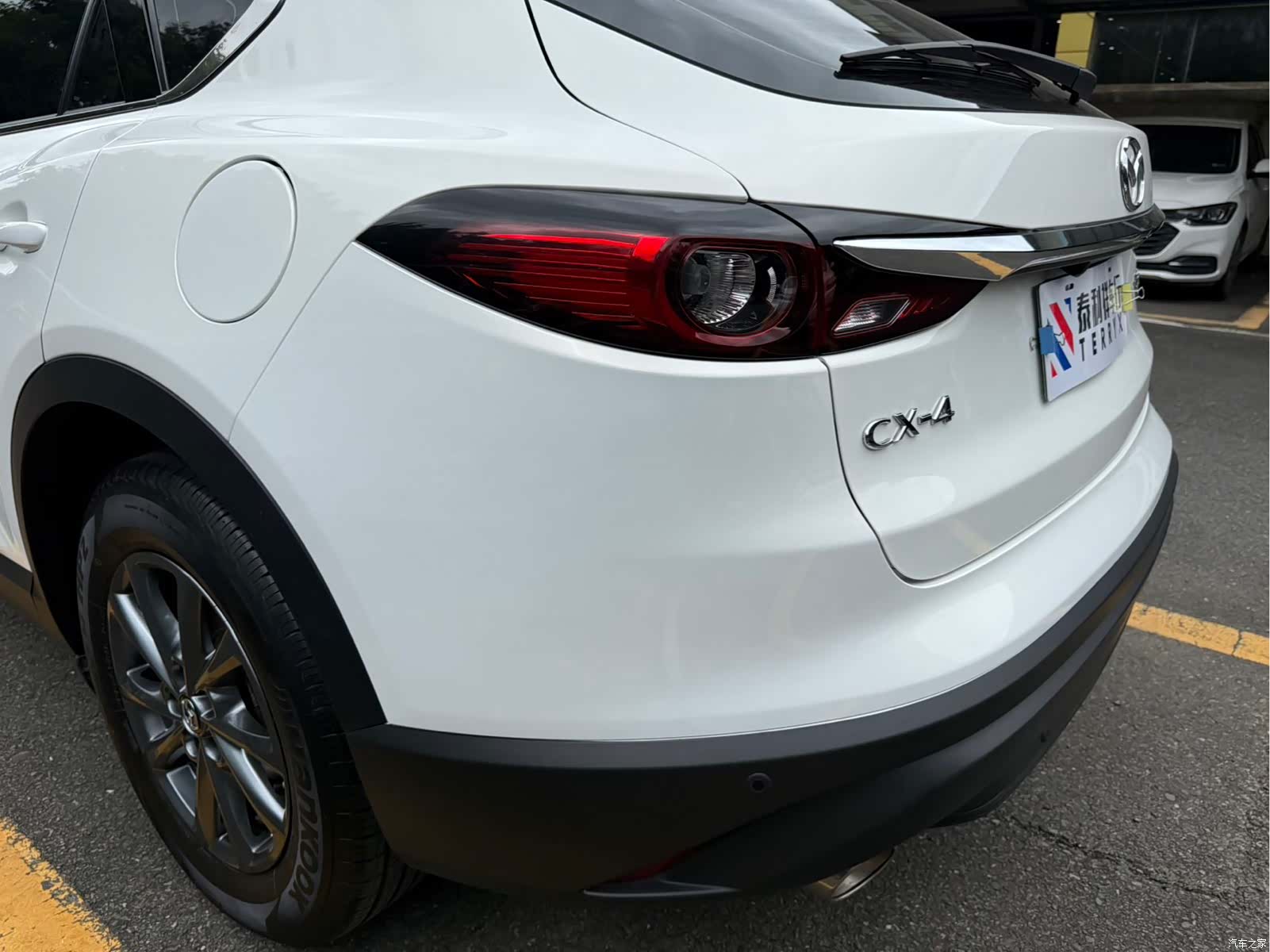 Mazda CX-4, 2023 9