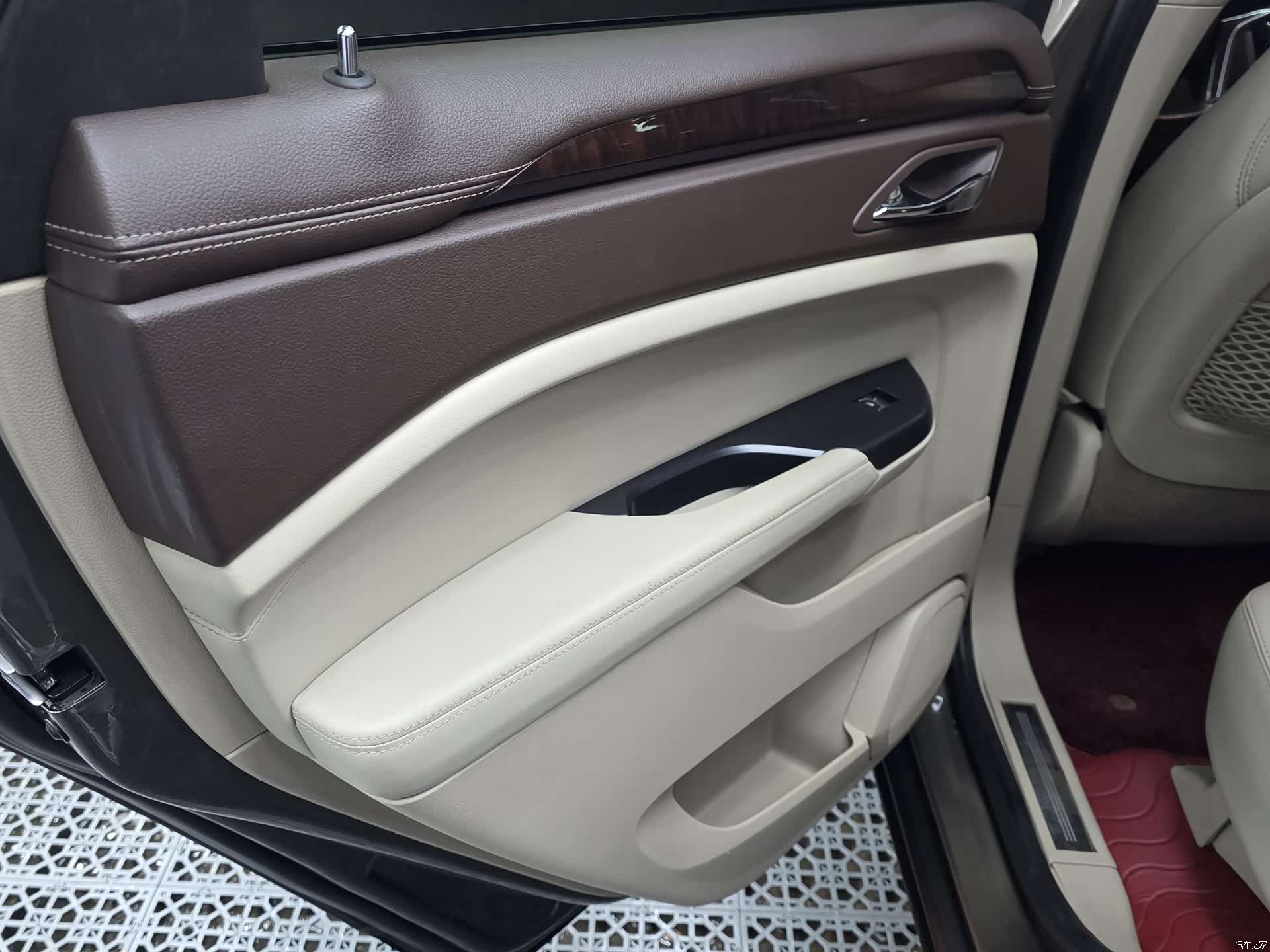 Cadillac SRX, 2014 11