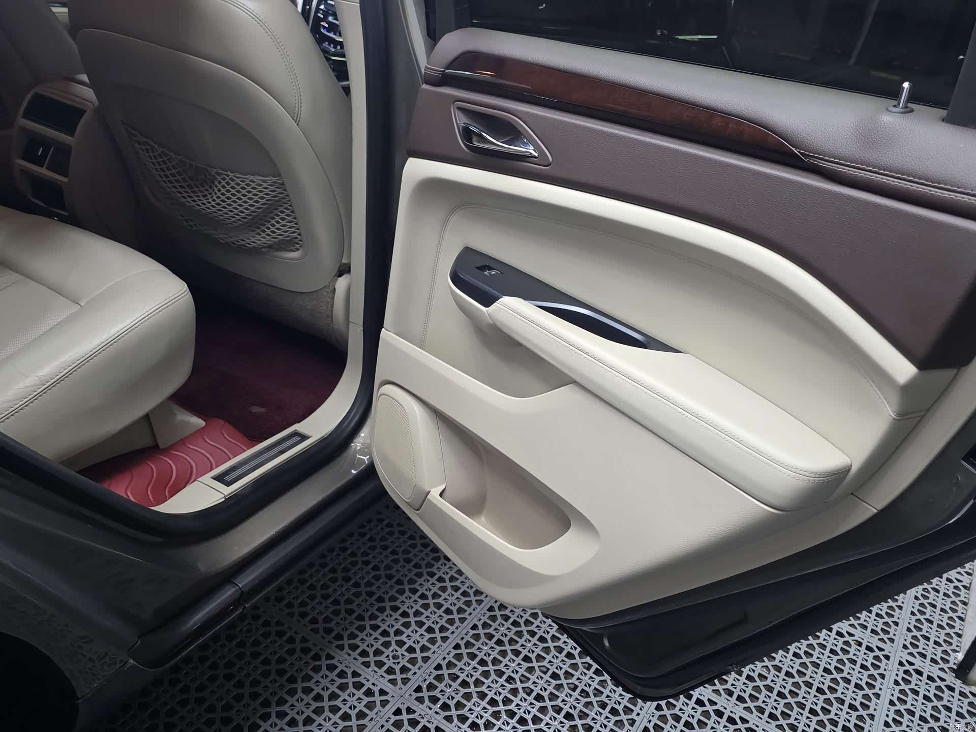Cadillac SRX, 2014 13