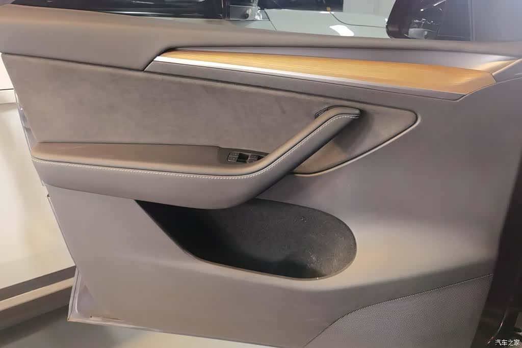 Tesla Model Y, 2022 7