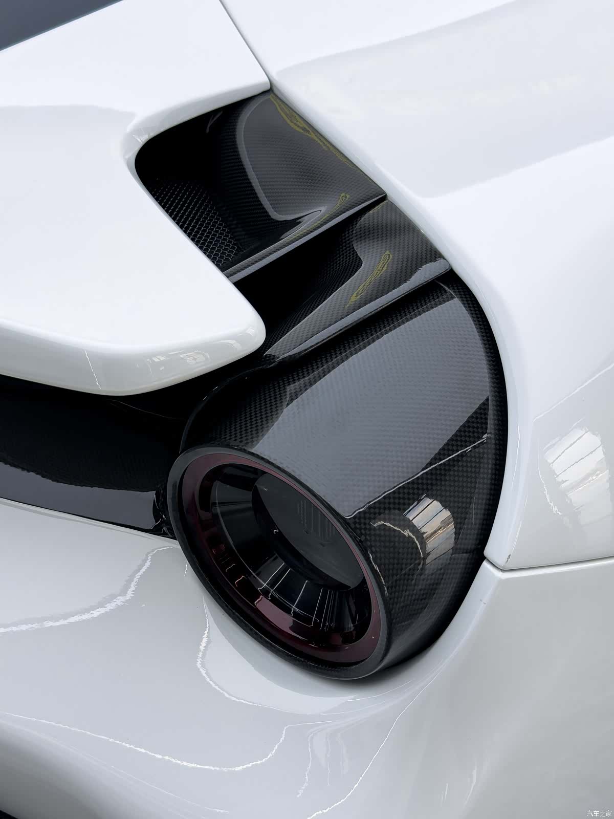 Ferrari 488, 2016 37