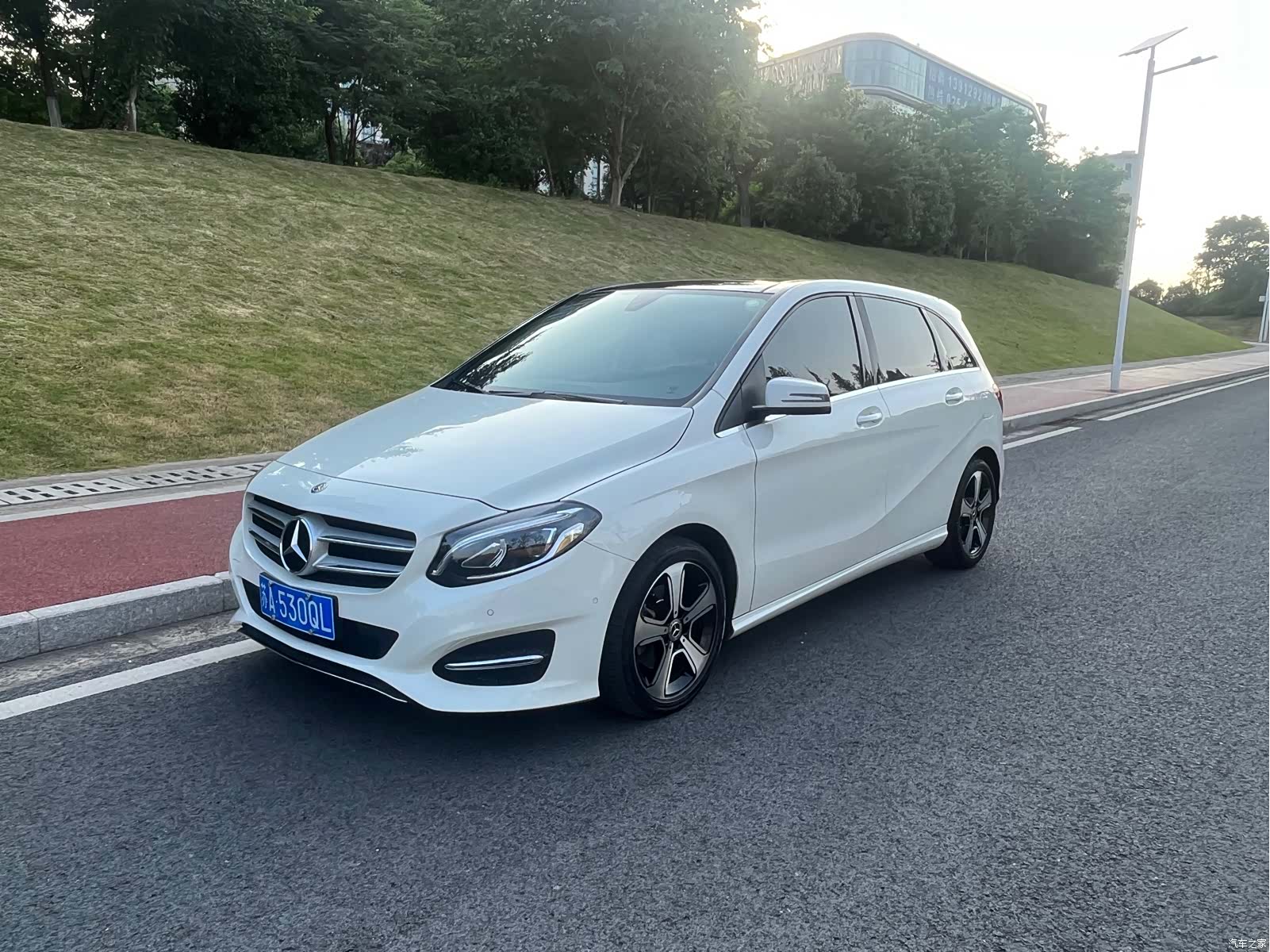 Mercedes-Benz B-Class, 2018 1