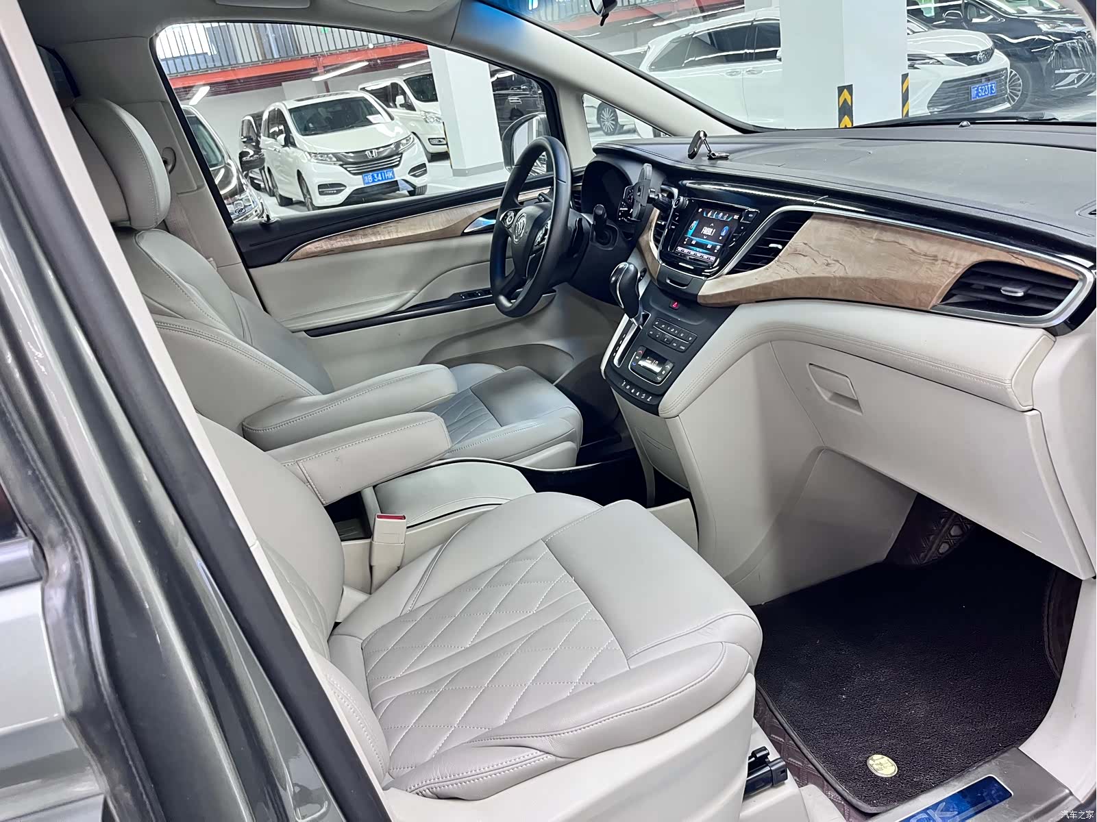 Buick GL8, 2019 12
