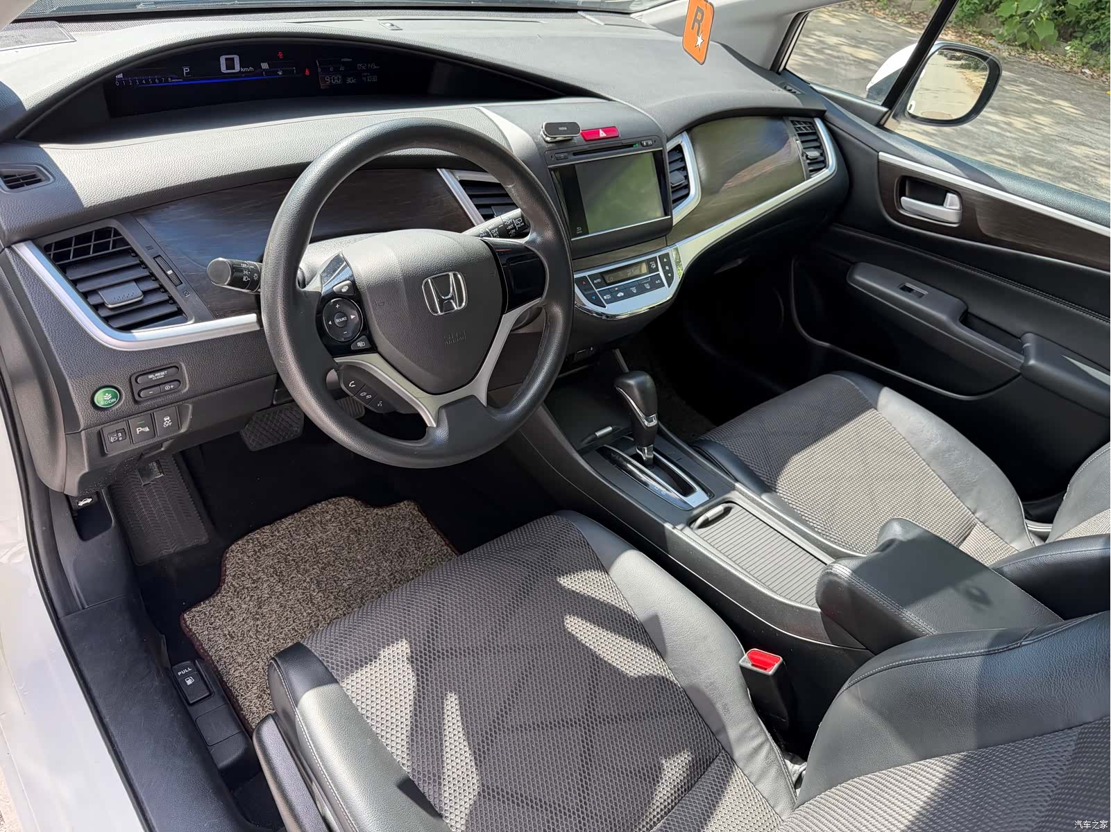 Honda Jade, 2015 8
