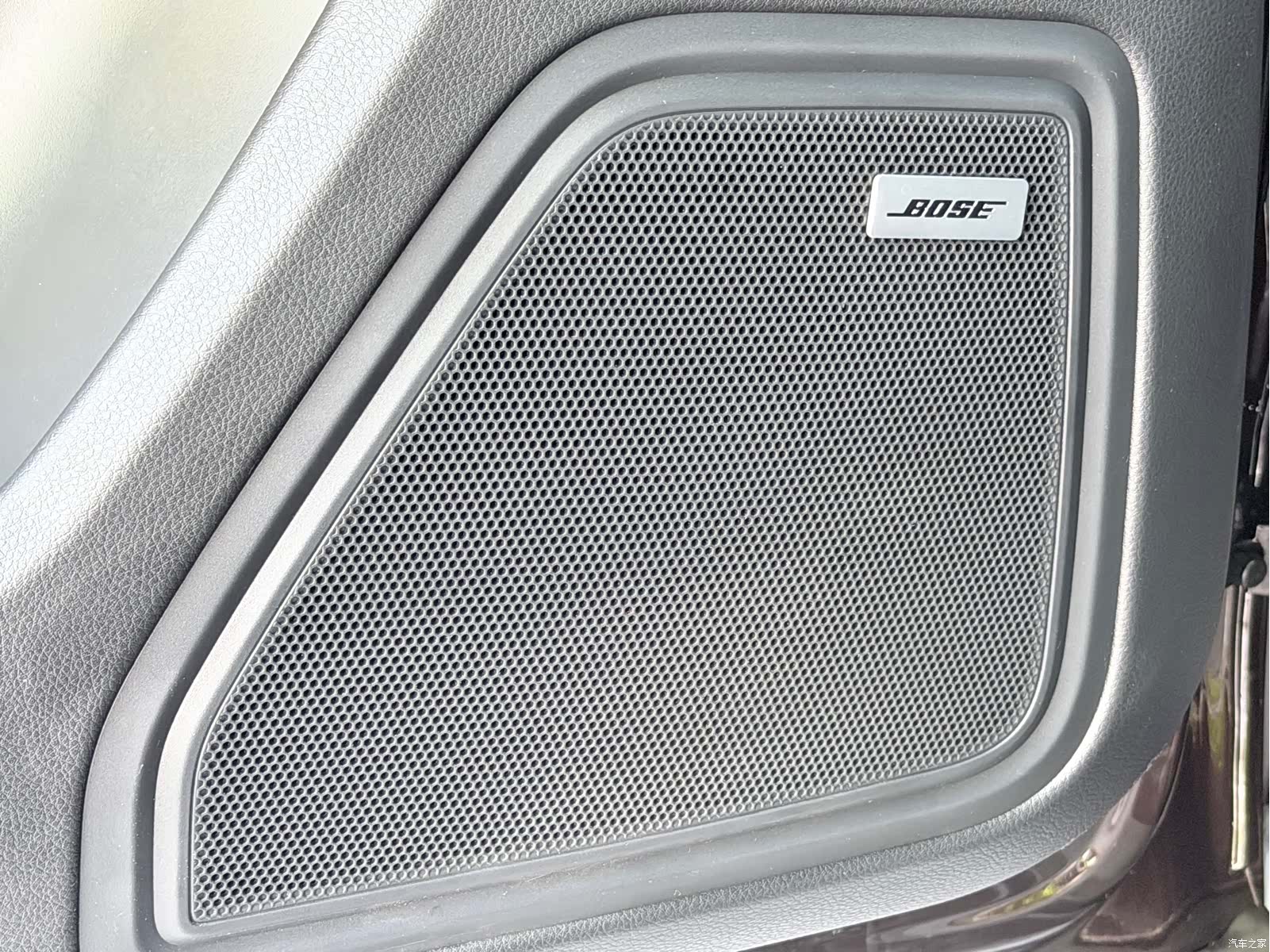 Porsche Macan, 2022 10