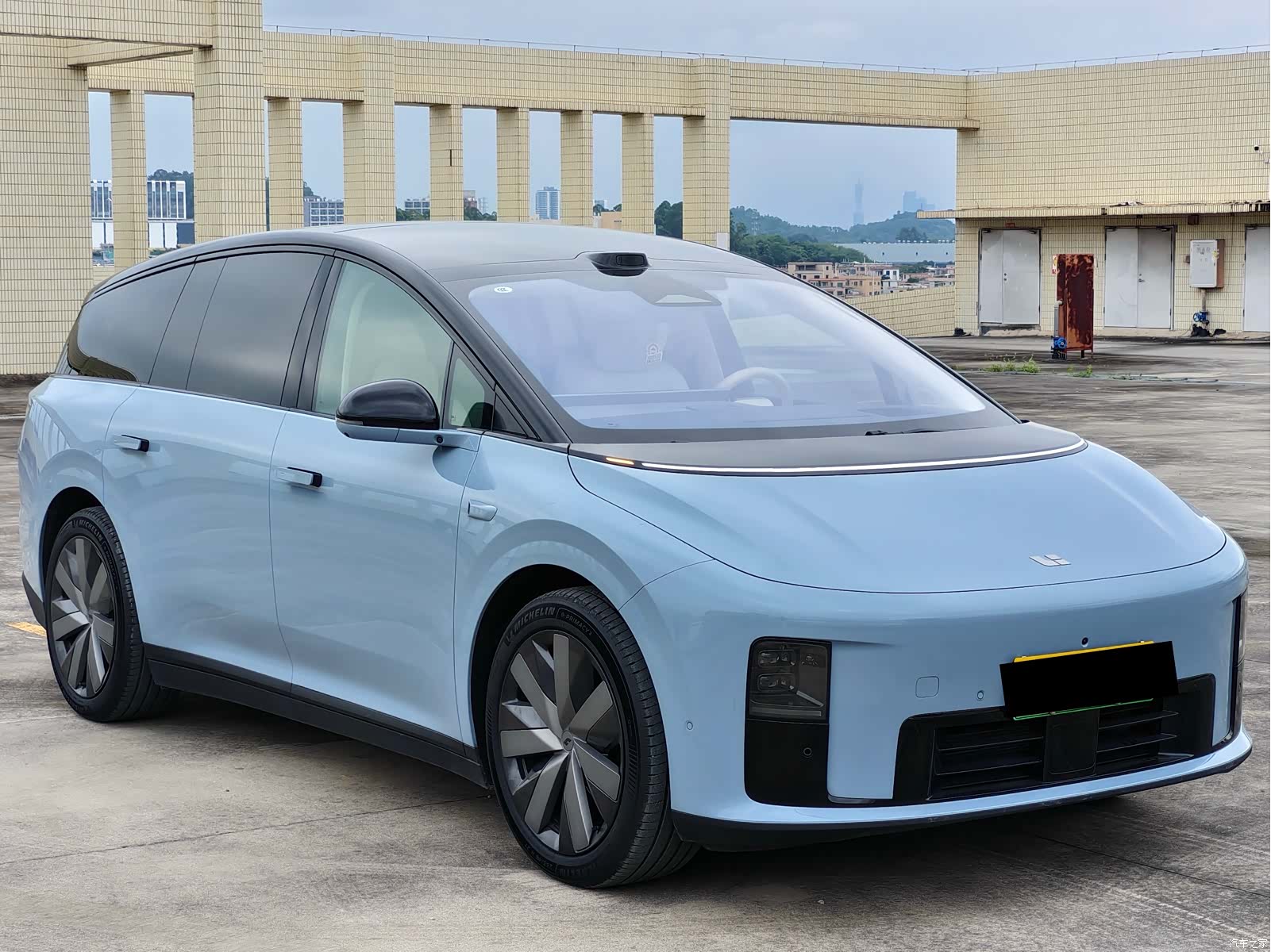 Li Auto i8, 2025 3